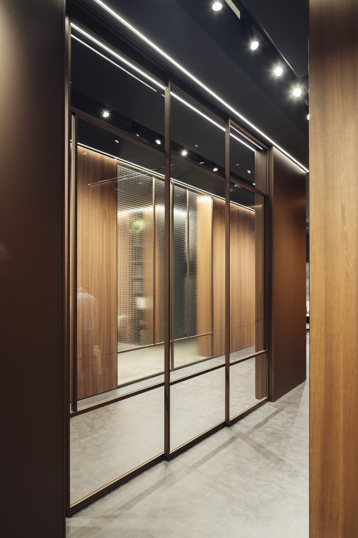 2026_Barausse_08_갤러리_Barausse_telescopic_Versa_sliding_system_Tap_VVV_rame_VT_TR_glass_rame_niche_lr